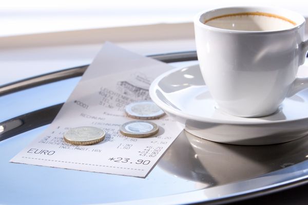 Foto: Trinkgeld in Bar